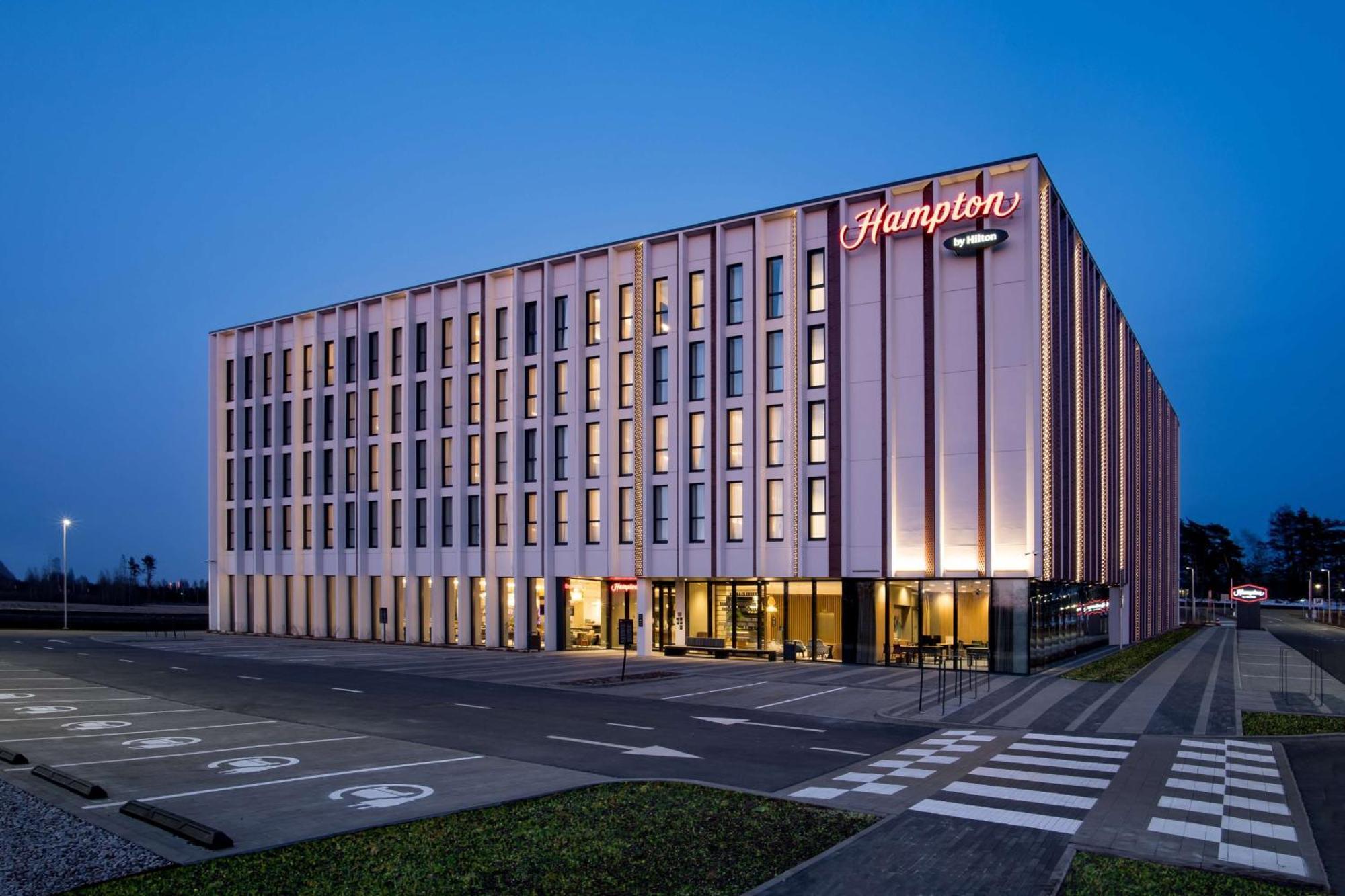 מלון Hampton By Hilton Riga Airport מראה חיצוני תמונה