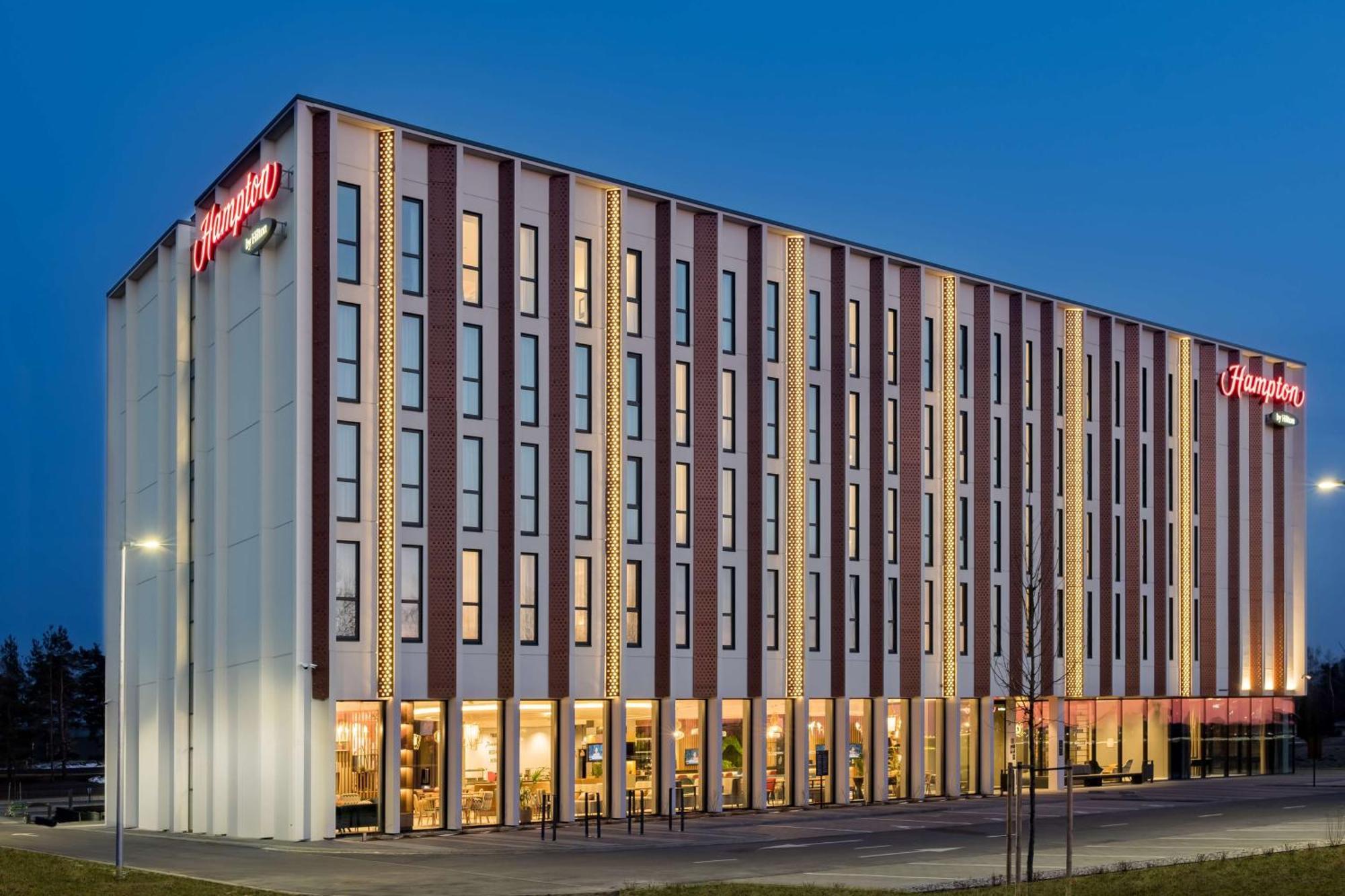 מלון Hampton By Hilton Riga Airport מראה חיצוני תמונה